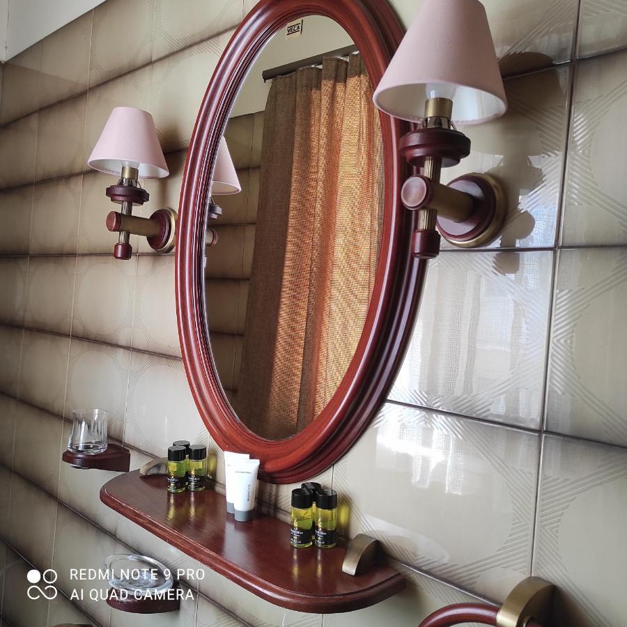 Johnny'S Loft Apartment Agrinio Bagian luar foto