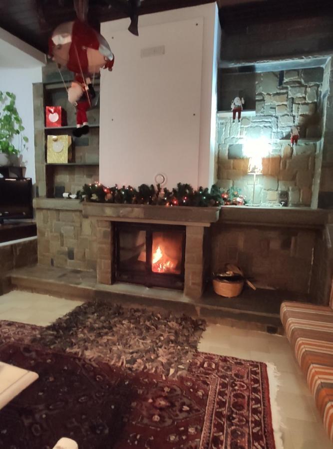 Johnny'S Loft Apartment Agrinio Bagian luar foto