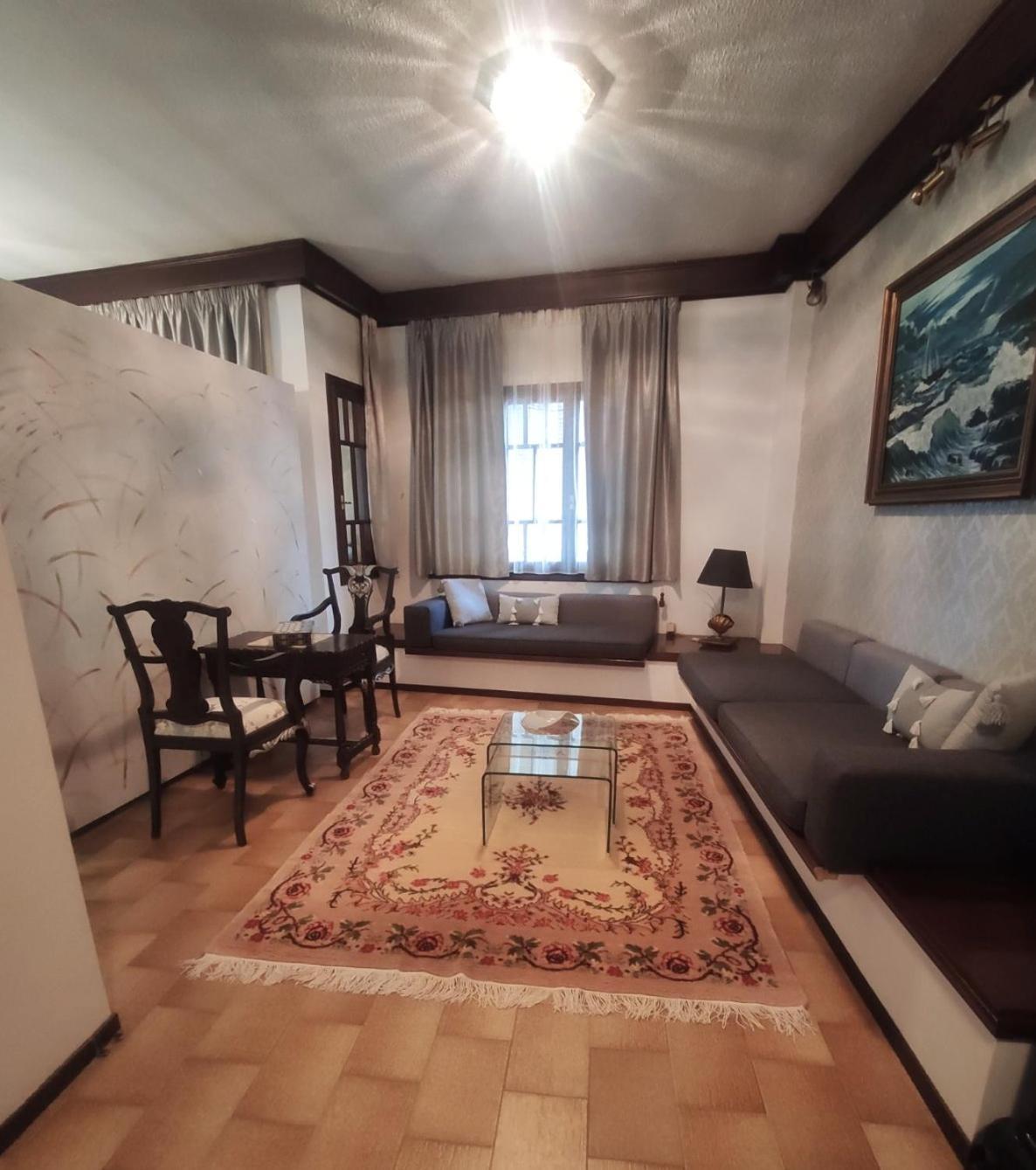 Johnny'S Loft Apartment Agrinio Bagian luar foto